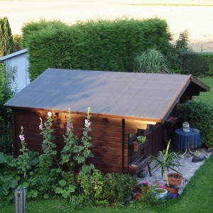 Rubber roof on shed